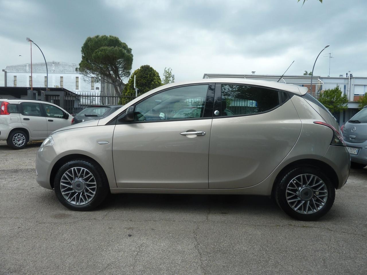 Lancia Ypsilon 1.2 69 CV 5p. GPL OK Neopatentati