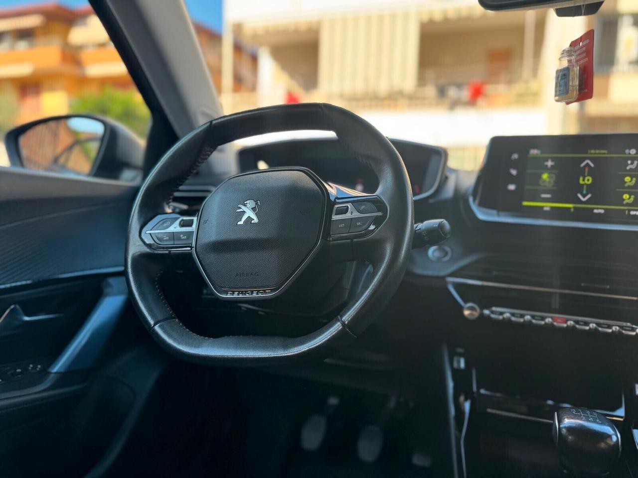 Peugeot 2008 BlueHDi 100 S&S Allure