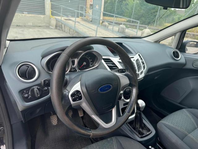 FORD Fiesta + 1.4 TDCi 68CV neopatentati come foto