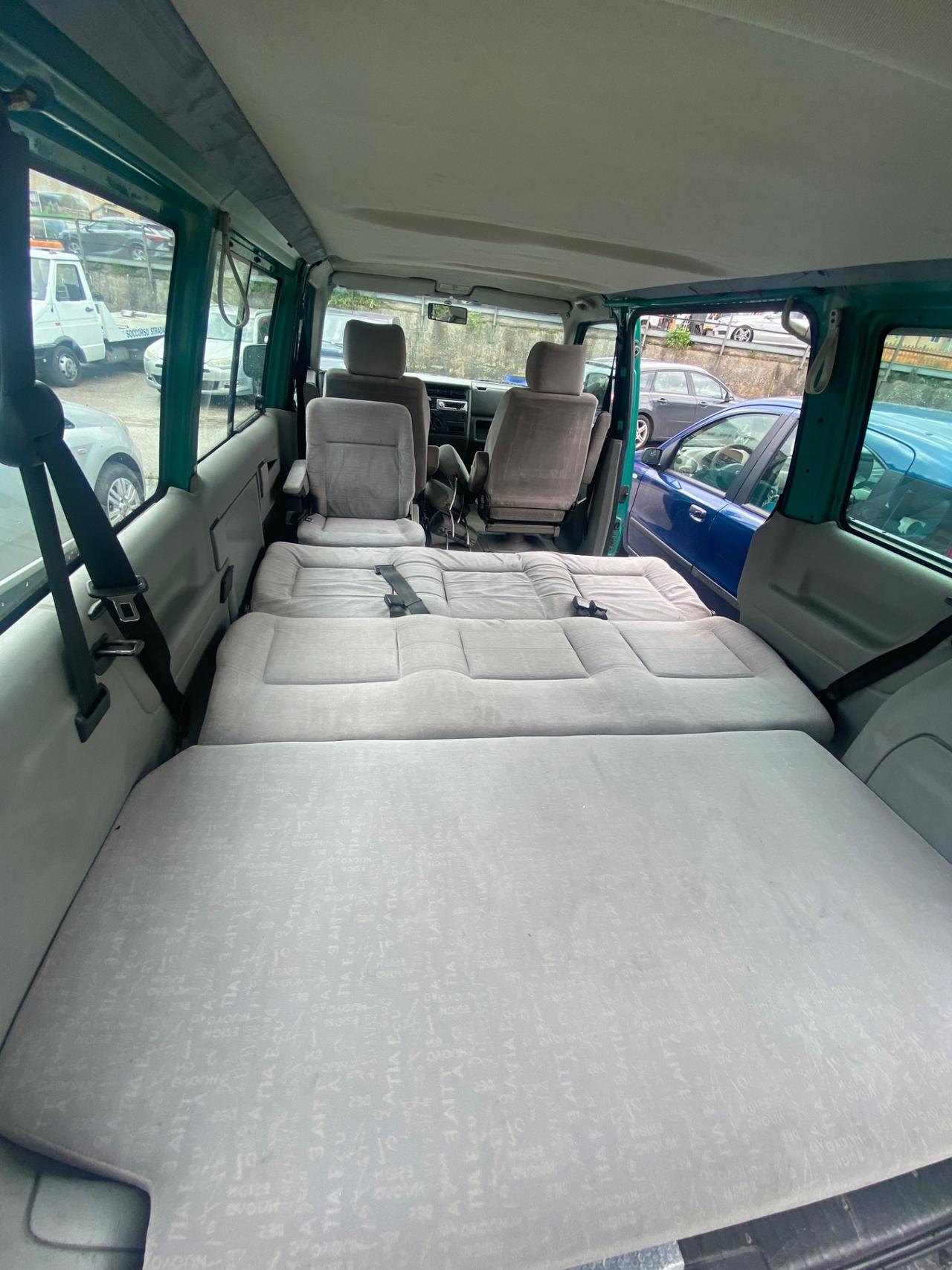 Volkswagen Transporter 2.5 multivan Caravelle