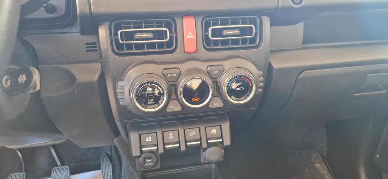 Suzuki Jimny 1.5 5MT Top autovettura 4 posti