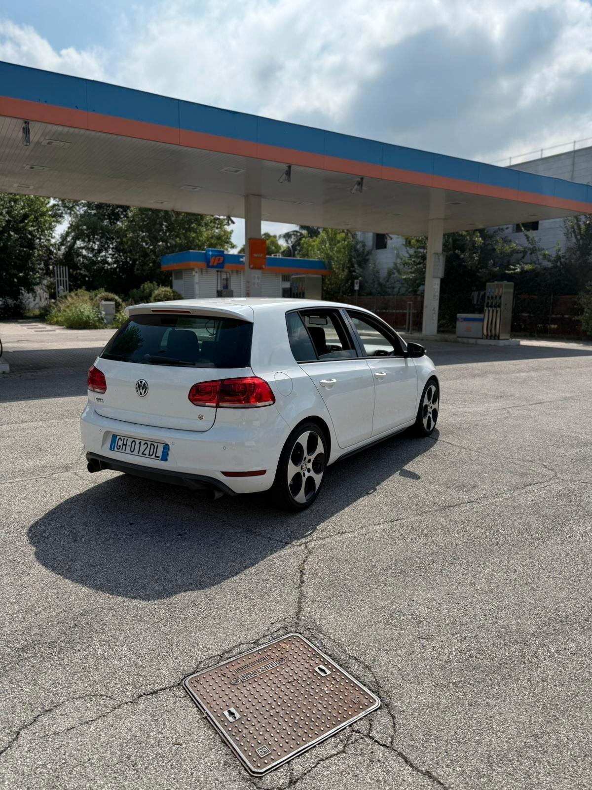 Volkswagen Golf GTI 2.0 TSI DSG 5p.