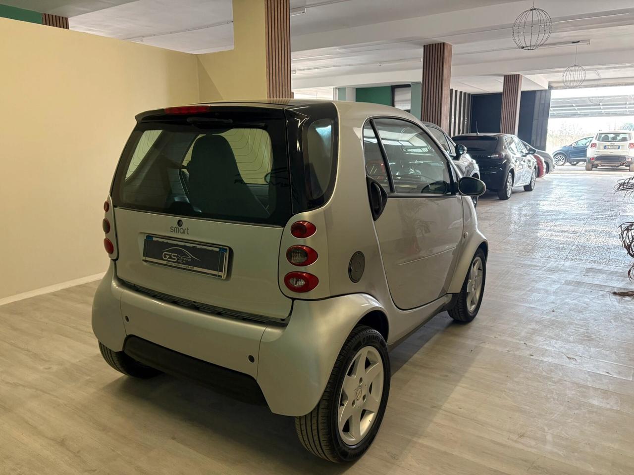 Smart fortwo 700cc 69cv Automatica