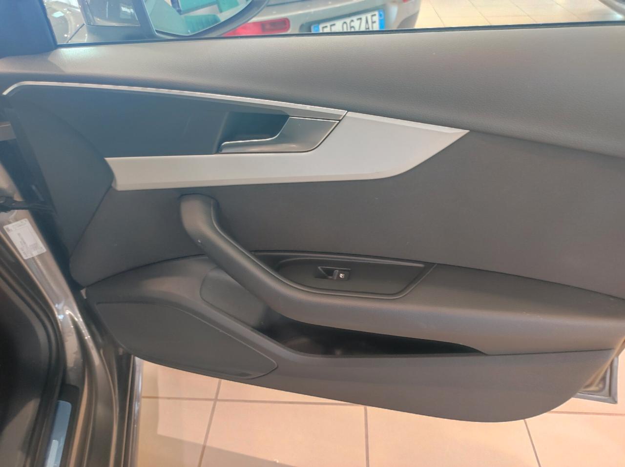 Audi A4 Avant 30 TDI/136 CV S tronic Business Advanced