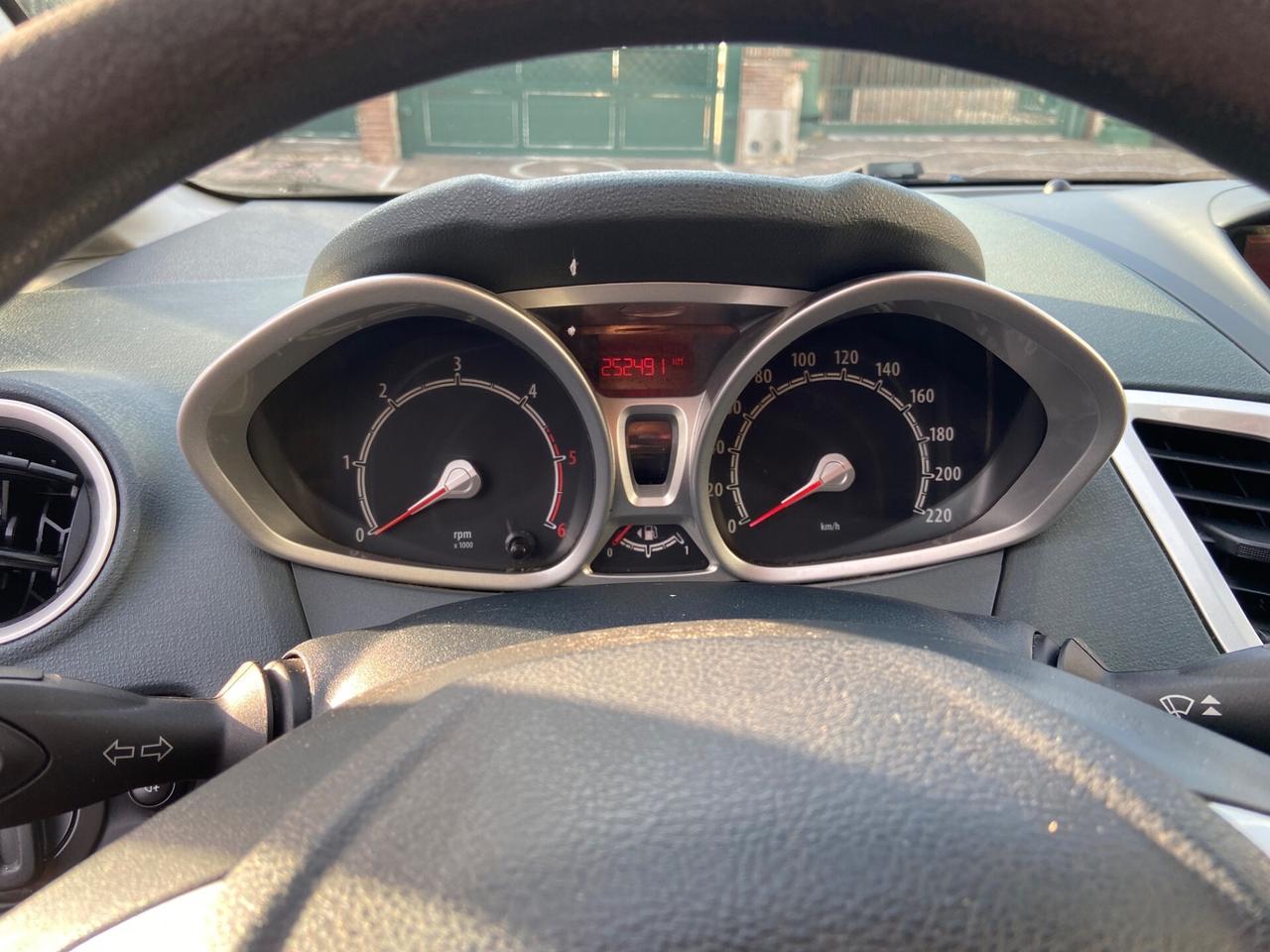 Ford Fiesta 1.4 TDCi 5p. Fermo amministrativo