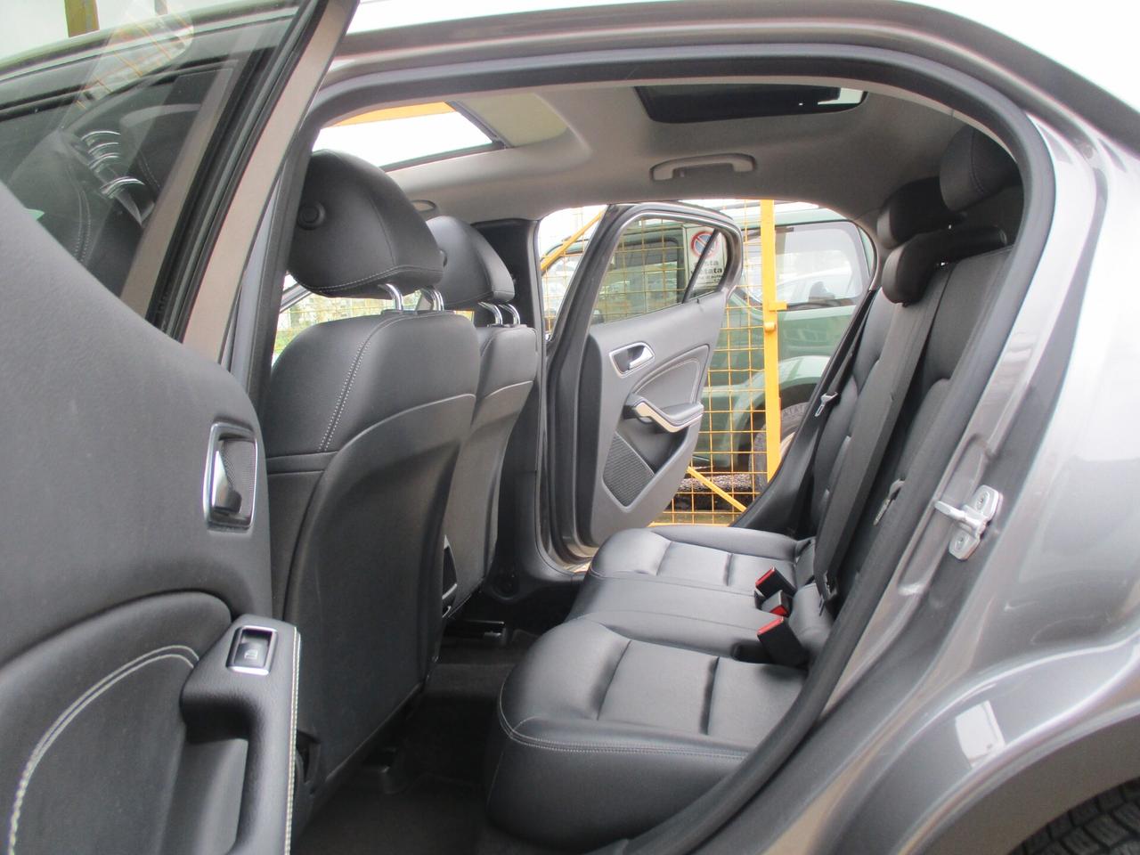 Mercedes-benz GLA 200 D 90..000 KM (NUOVA)