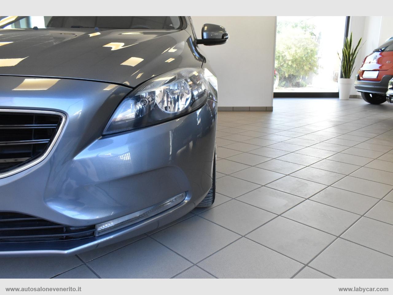 VOLVO V40 D2 1.6 Summum