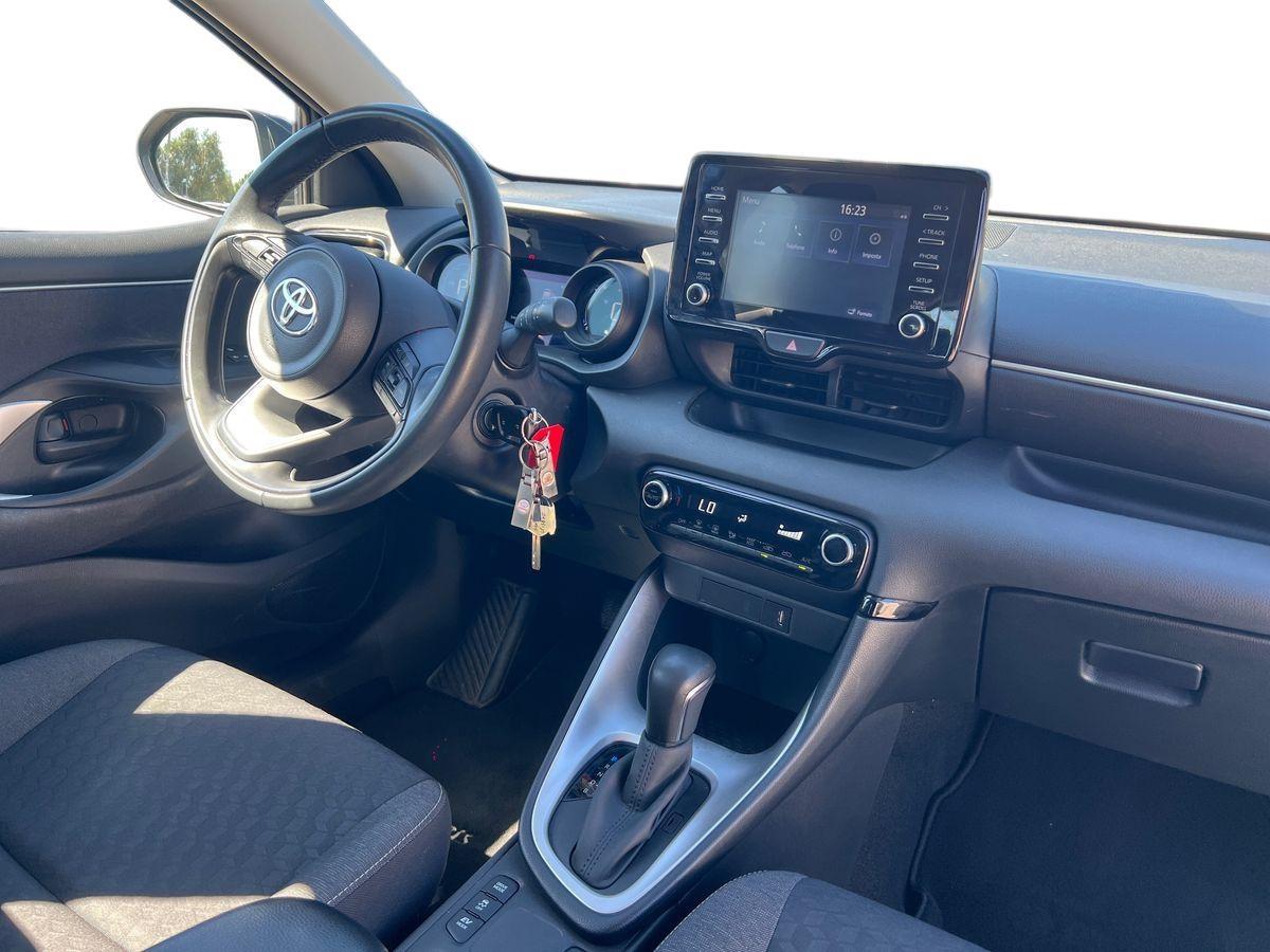 TOYOTA Yaris 4ª serie - Yaris 1.5 Hybrid 5 porte Trend