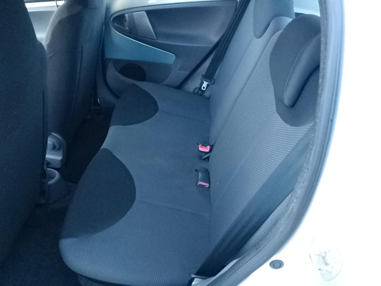 Toyota Aygo 1.0 12V VVT-i 5 porte Sol