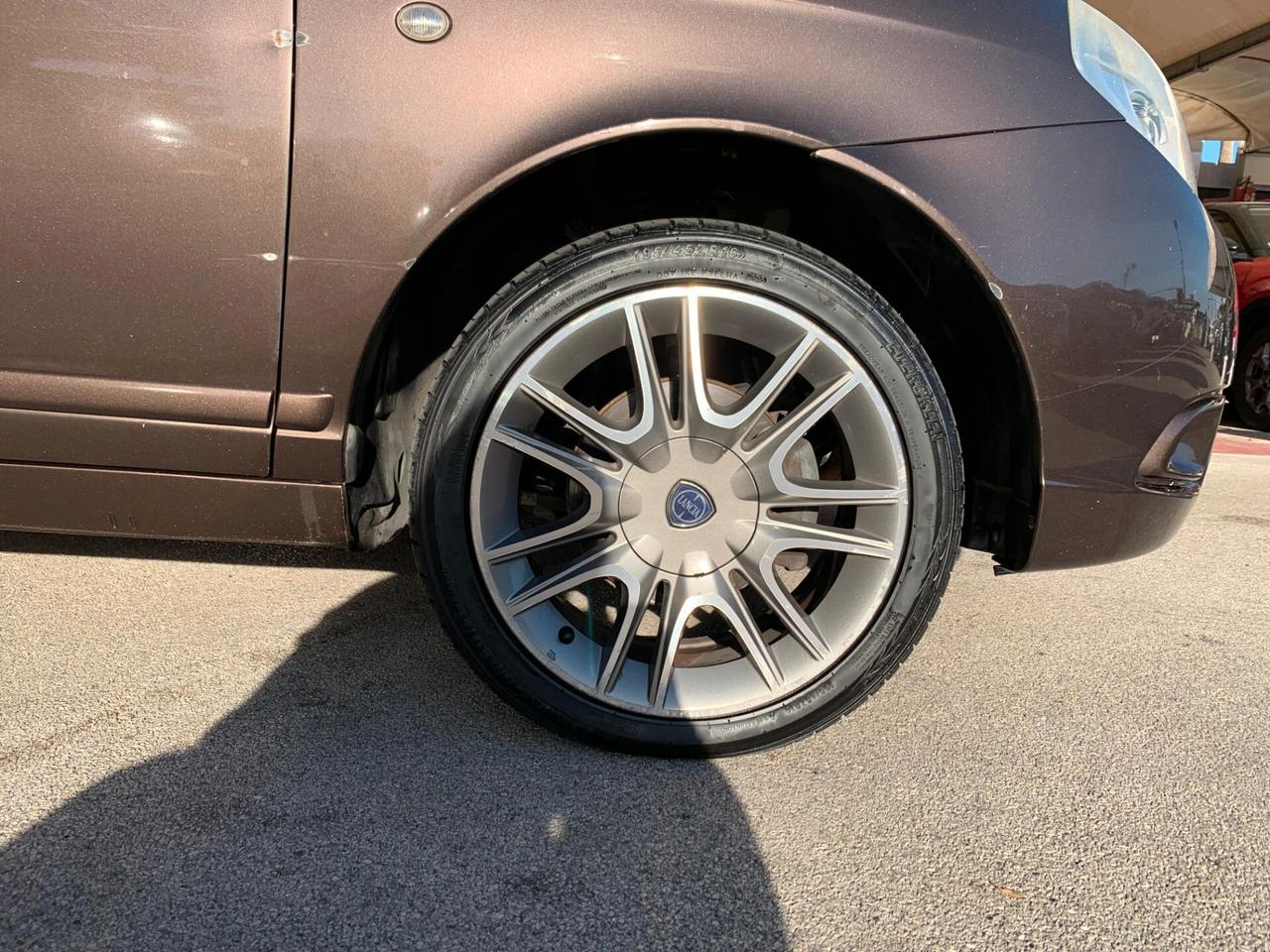 Lancia Ypsilon 1.2 Versus