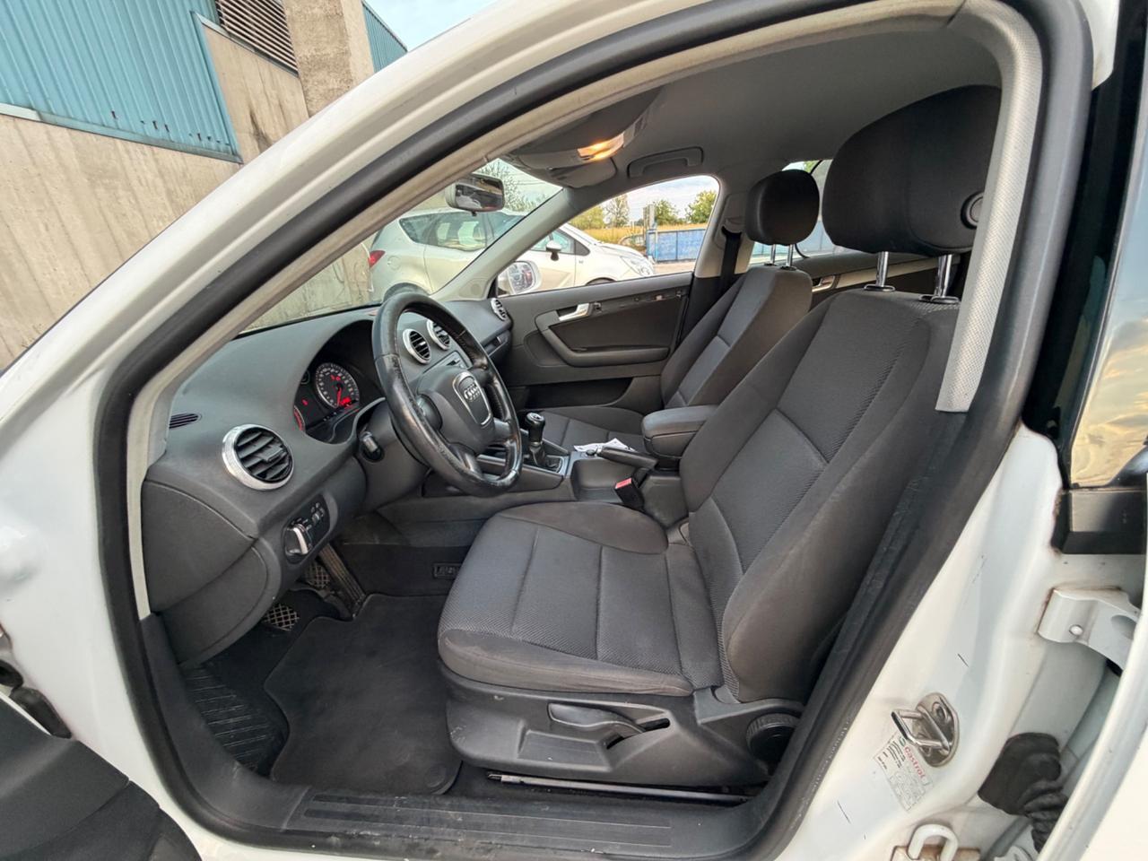 Audi A3 1.6 TDI 105 CV CR Attraction