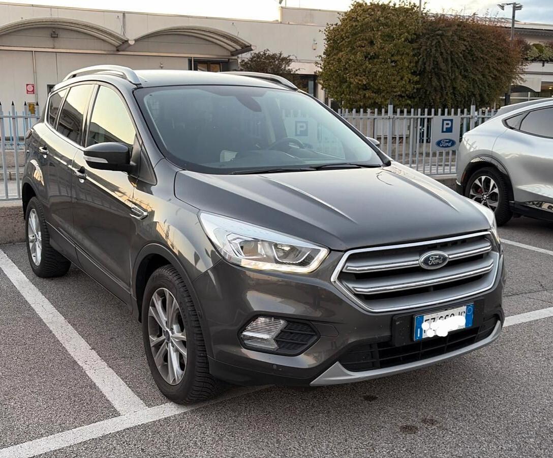 Ford Kuga 1.5 TDCI 120 CV S&S 2WD Powershift Edition tua a € 199 mese