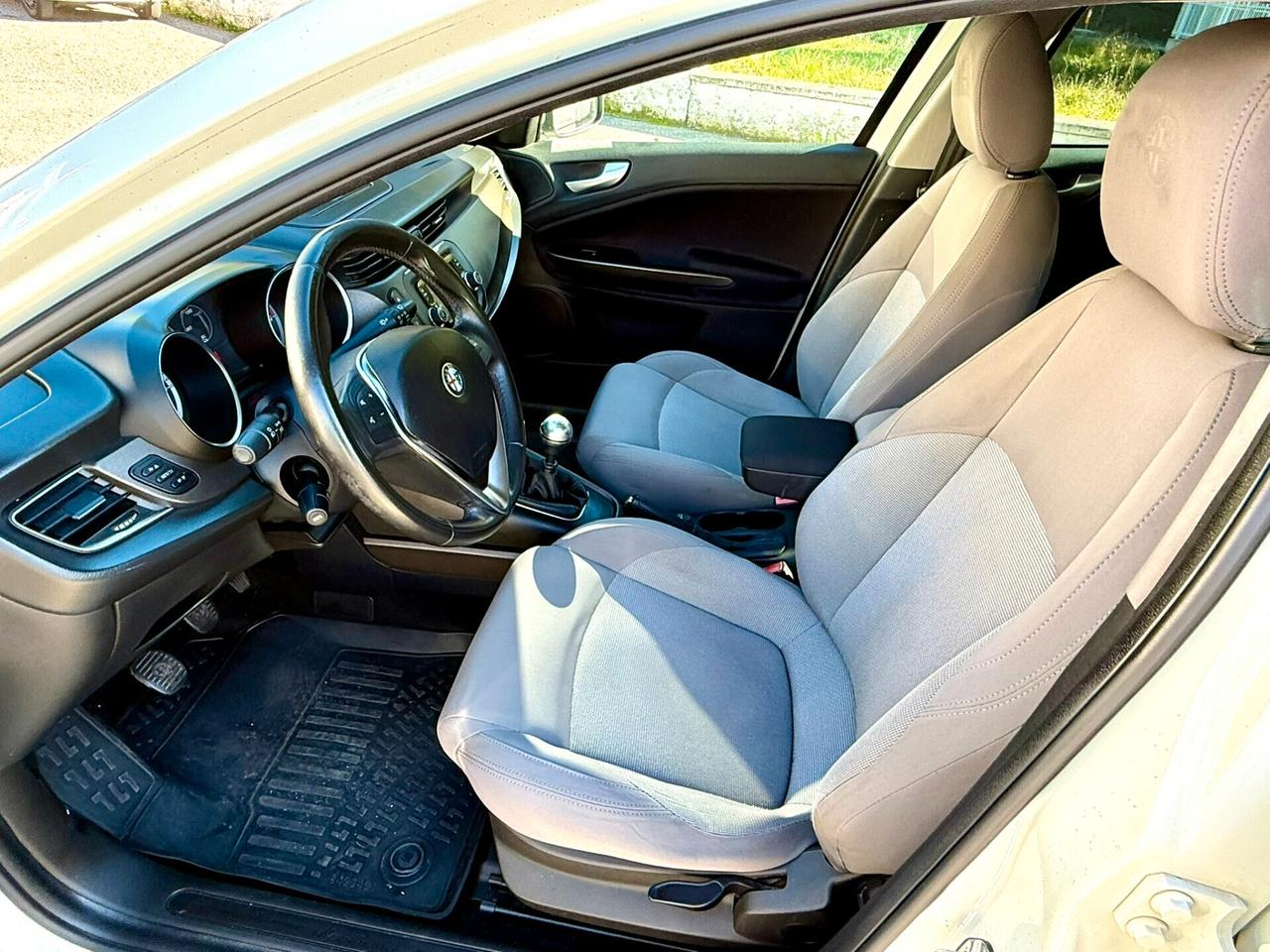 Alfa Romeo Giulietta 1.6 JTDm-2 105 CV Exclusive