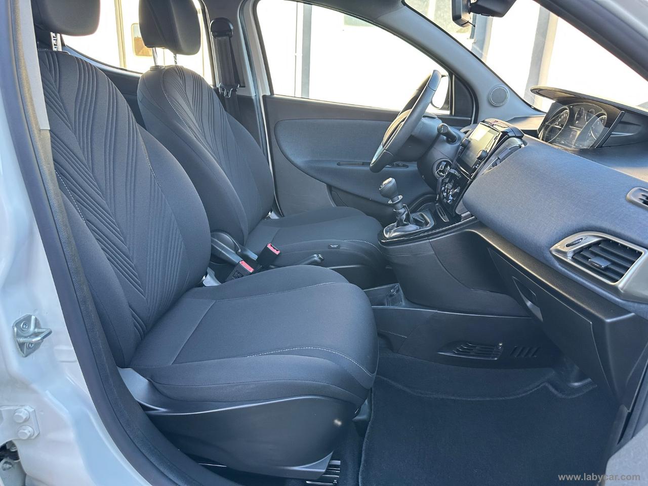 LANCIA Ypsilon 1.0 HYBRID Gold 70CV