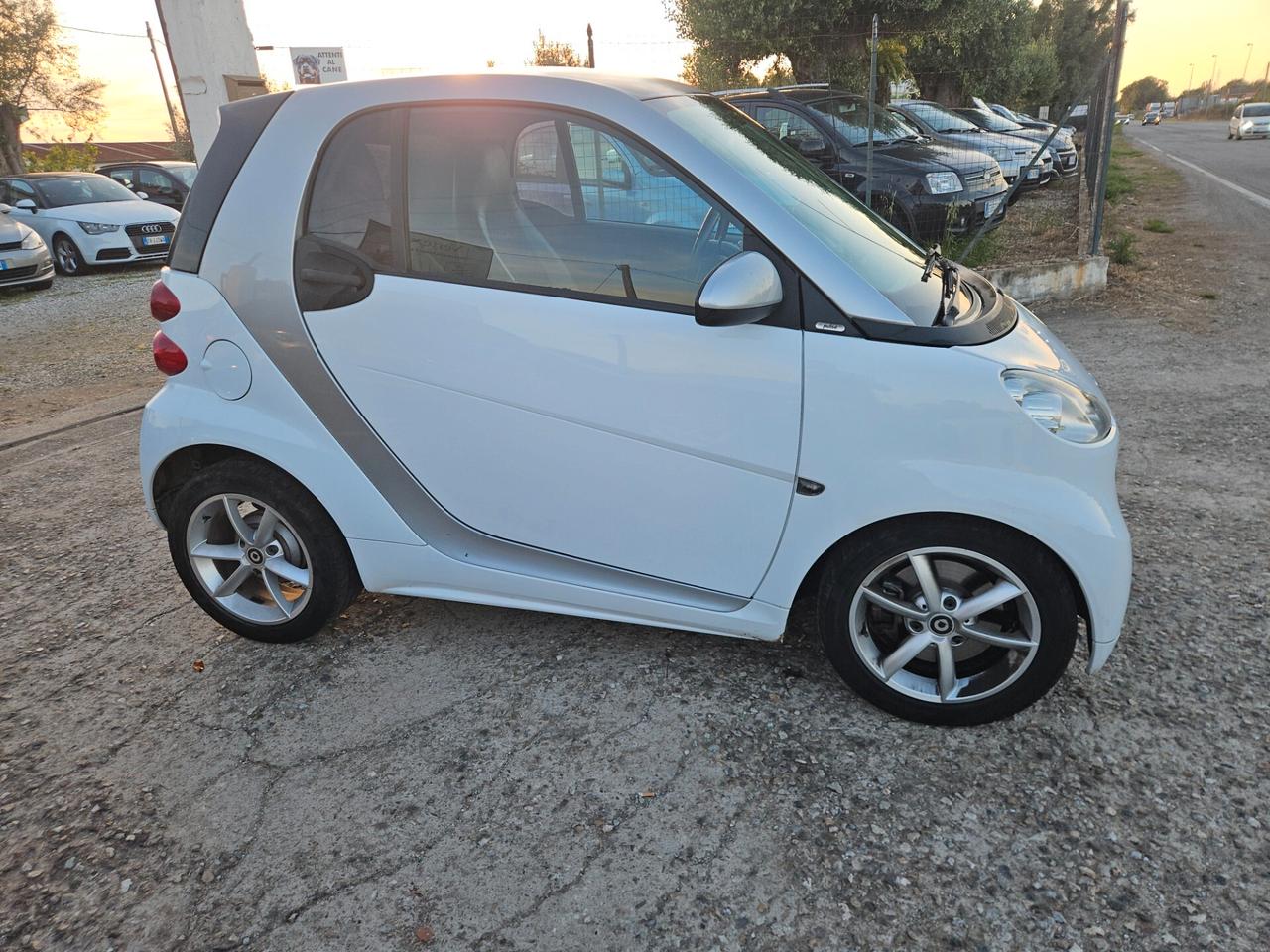 Smart ForTwo 1000 52 kW MHD coupé passion
