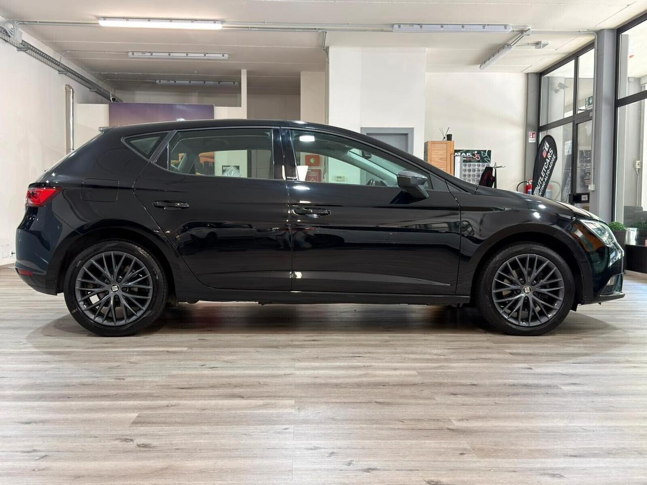 SEAT LEON 1.6 TDI 110cv 5P STYLE S&S