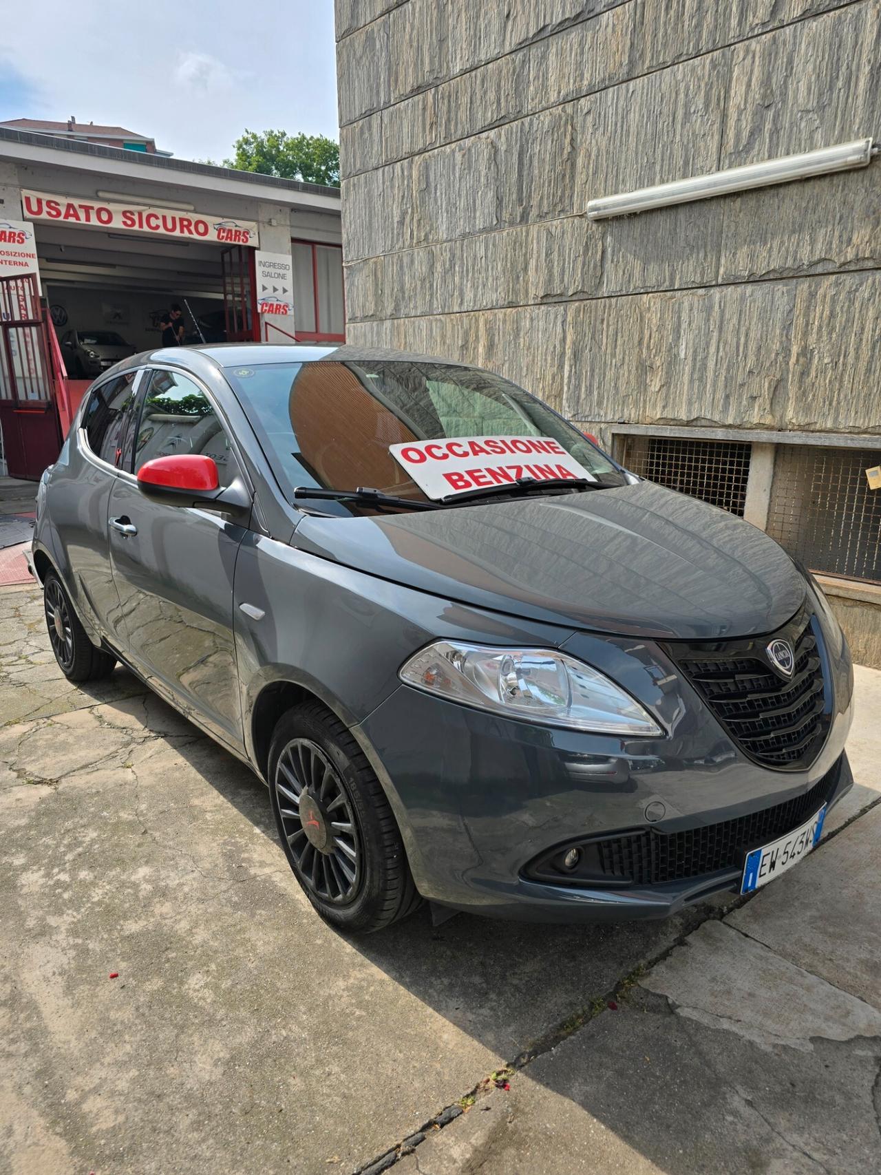 Lancia Ypsilon 1.2 69 CV PERFETTA