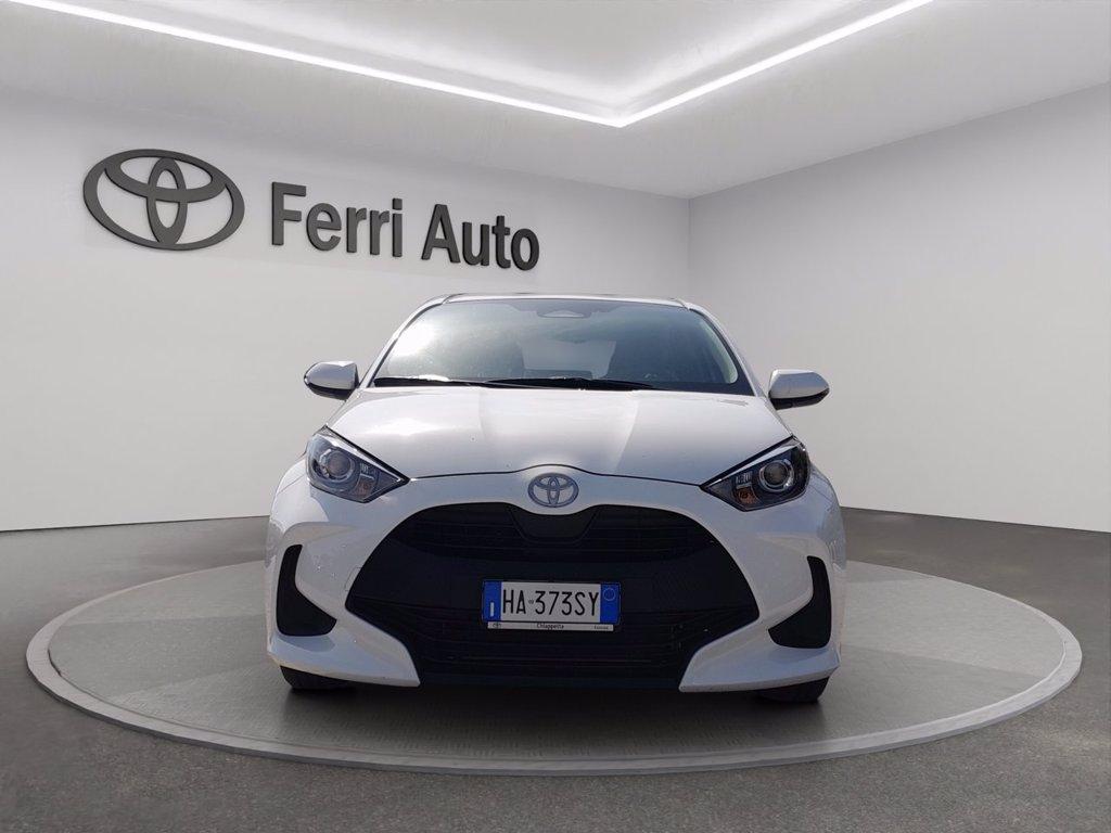 TOYOTA Yaris 1.5h active del 2025
