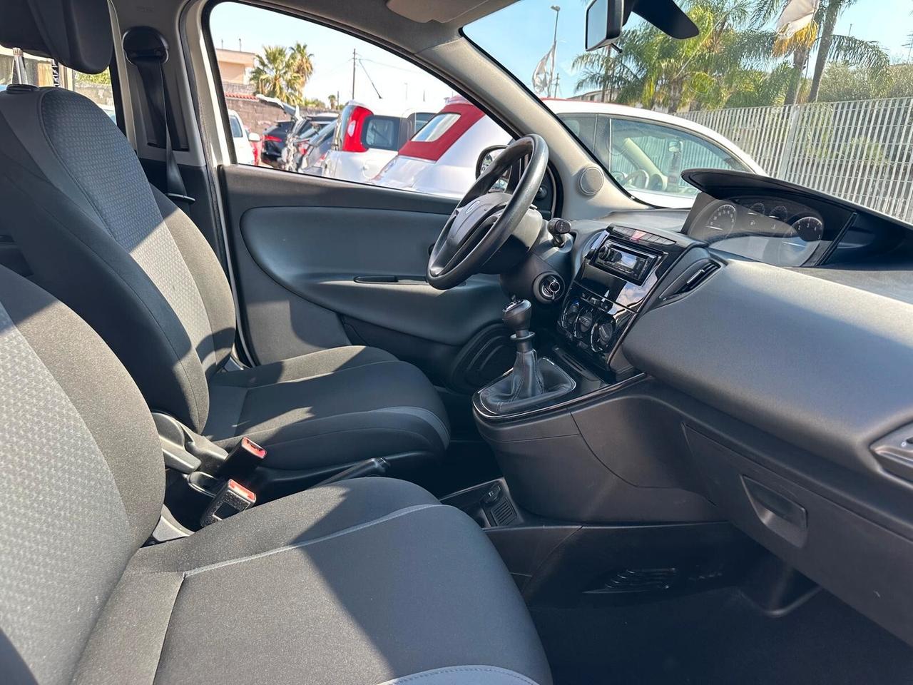 Lancia Ypsilon 1.2 69 CV 5 porte Silver-07/2017