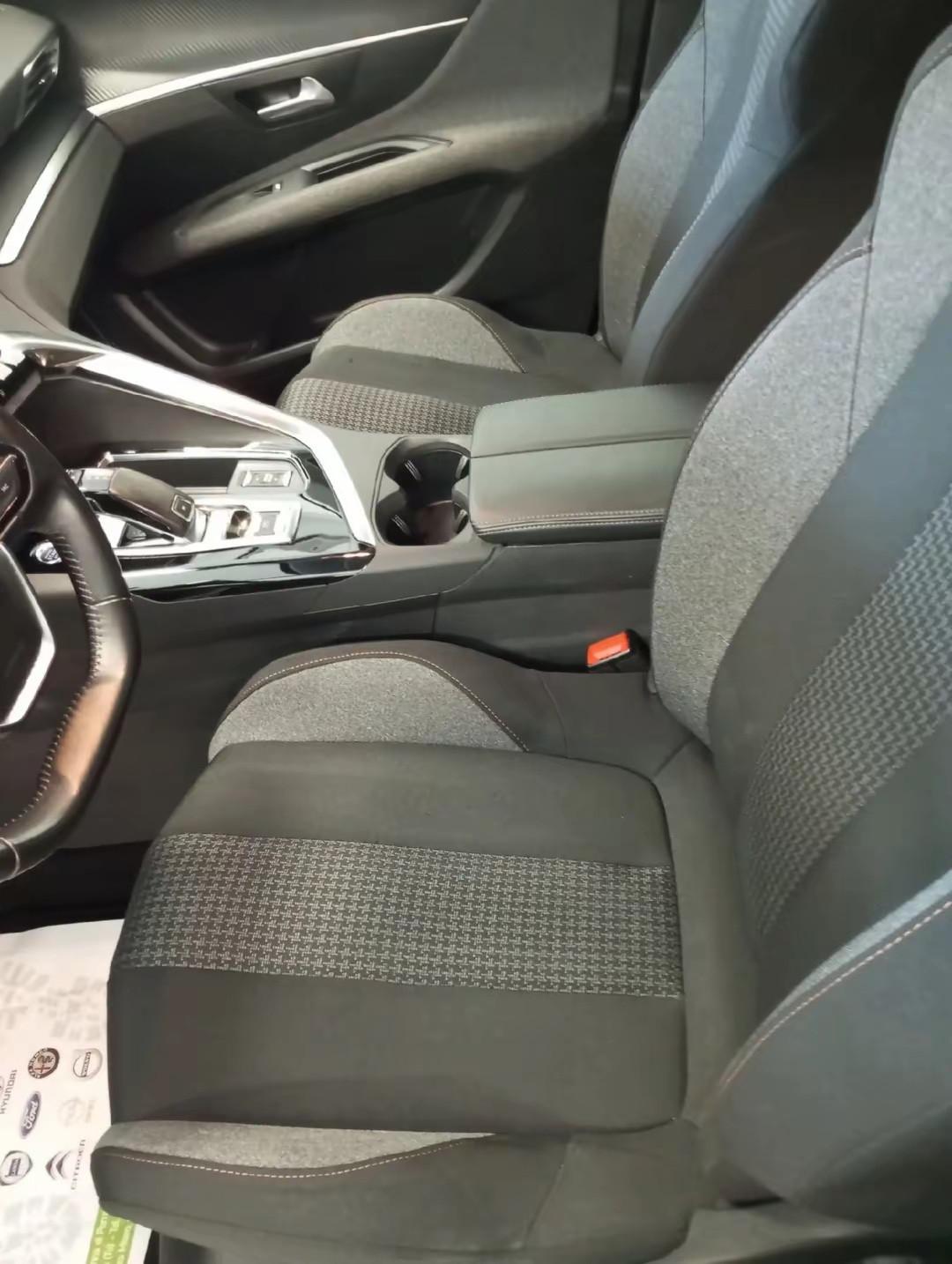 Peugeot 3008 BlueHDi 130 S&S EAT8 Active