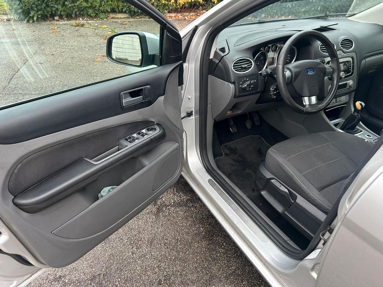 Ford Focus 1.6 (115CV) 5p. Bz.- GPL Titanium