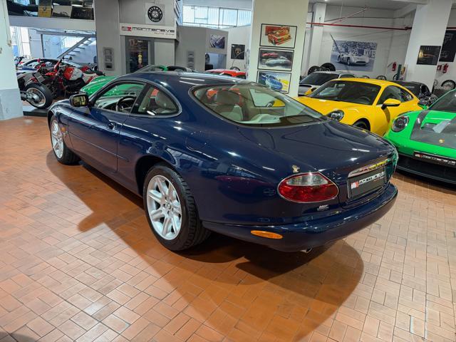 JAGUAR XK8 4.0 Coupé Pelle beige tagliandi
