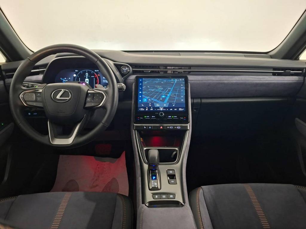 Lexus LBX 1.5 Hybrid Cool 4WD