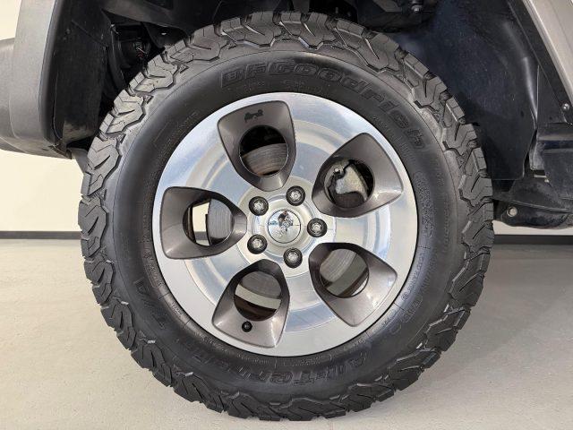 JEEP Wrangler Unlimited 2.8 CRD DPF Sahara Auto E6