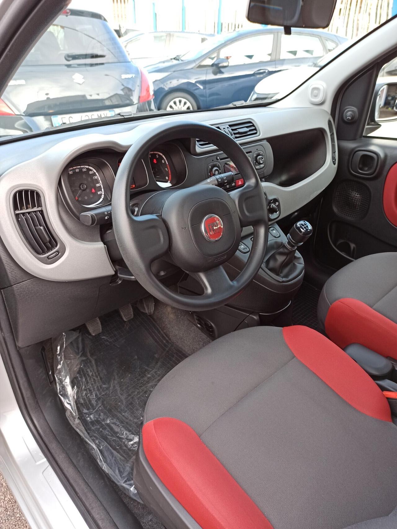Fiat Panda 1.2 69 cv Easy Km. 21000 pari al nuovo!!!!!