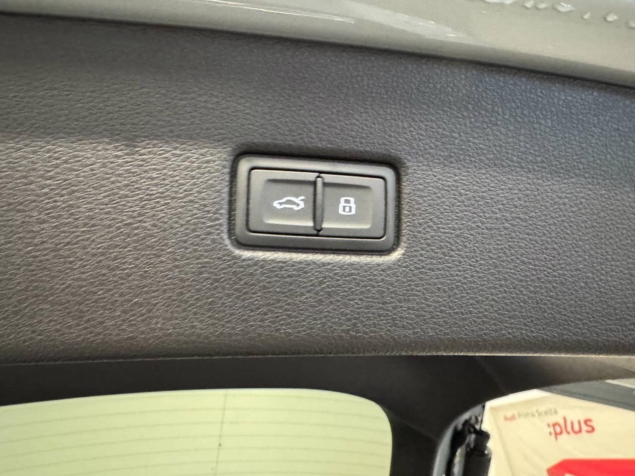 AUDI Q5 SPORTBACK 40 TDI MHEV QUATTRO S-TRONIC IDENTITY BLACK