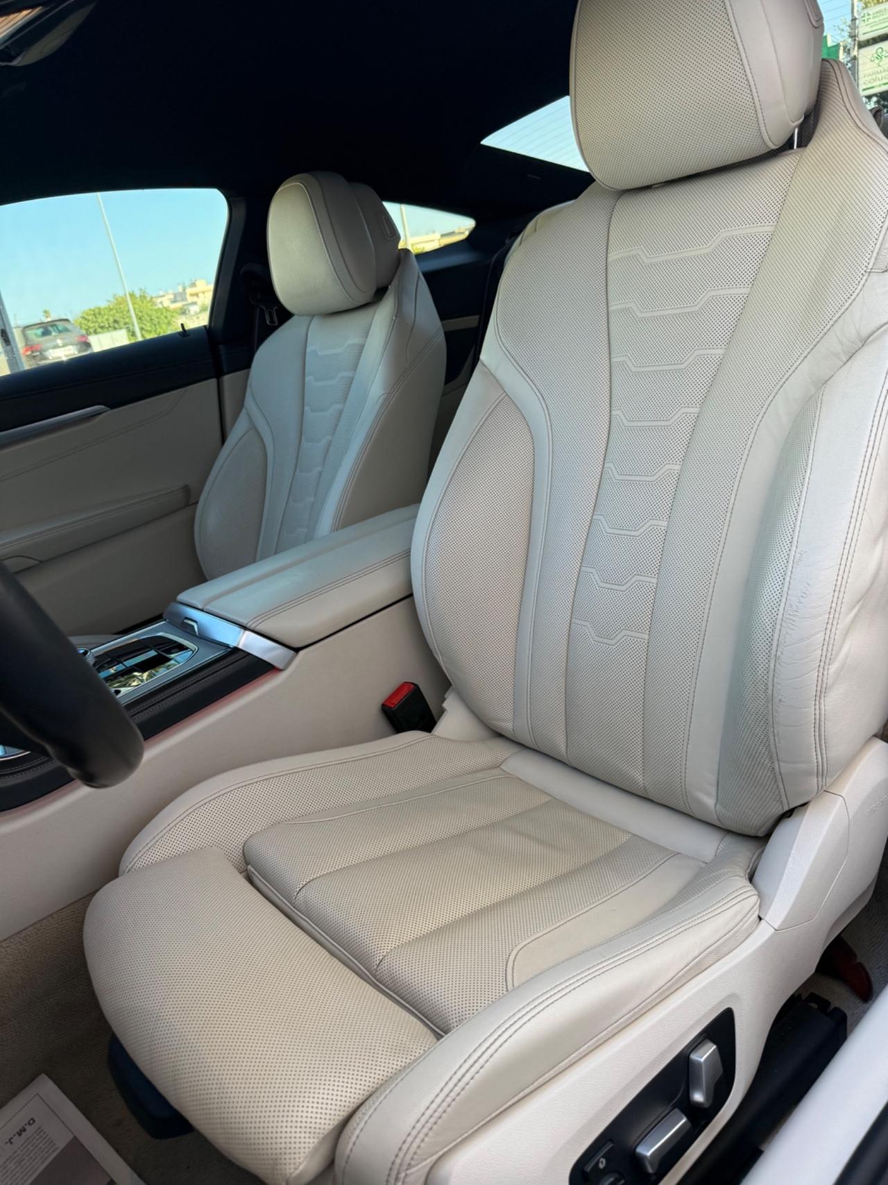 Bmw 840 Coupe xdrive Individual MSport LUCI SOFFUSE,NAVI,APPLE CARPLAY,TELECAMERA,VIRTUAL COCKPIT