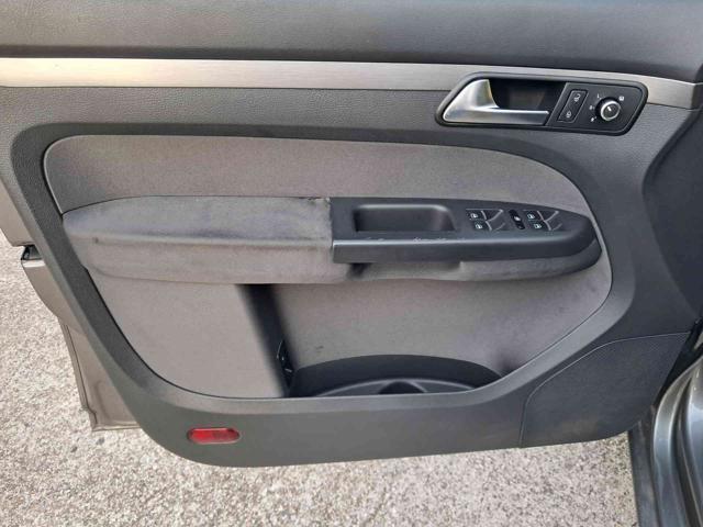 VOLKSWAGEN Touran 1.4 TSI Highline EcoFuel