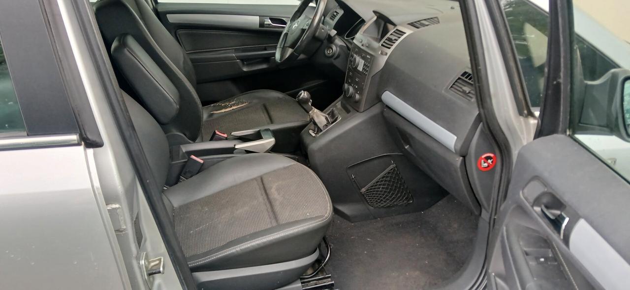 Opel Zafira 1.6 metano 7 posti neopatentati