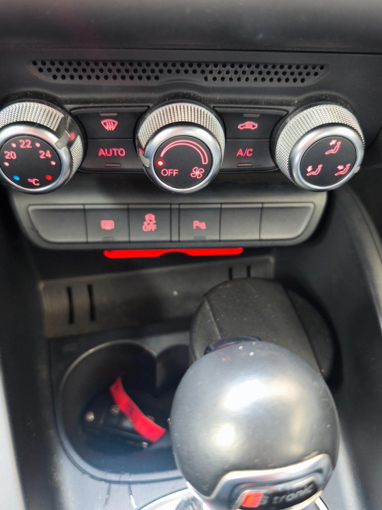 Audi A1 1.6 TDI S tronic 90cv S-line Plus 2014 Bose