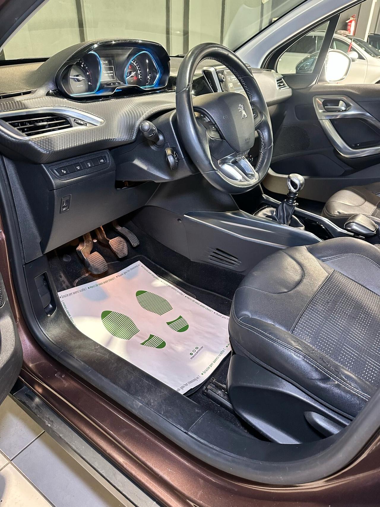 Peugeot 2008 1.6 e-HDi 115 CV Féline