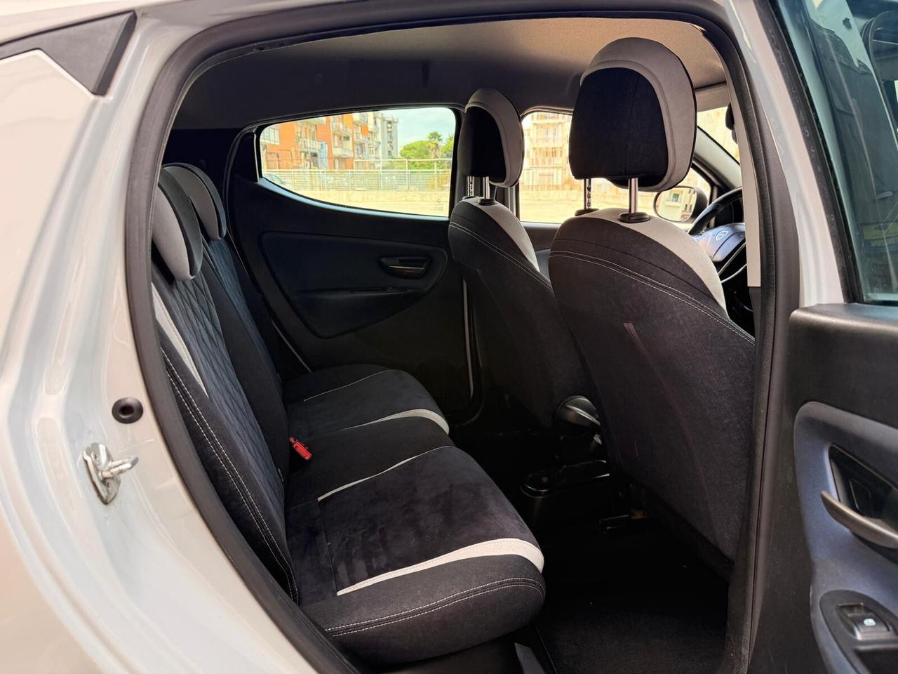 Lancia Ypsilon 1.3 MJT 16V 95 CV 5 porte CON 160MILA KM IN PERFETTE CONDIZIONI