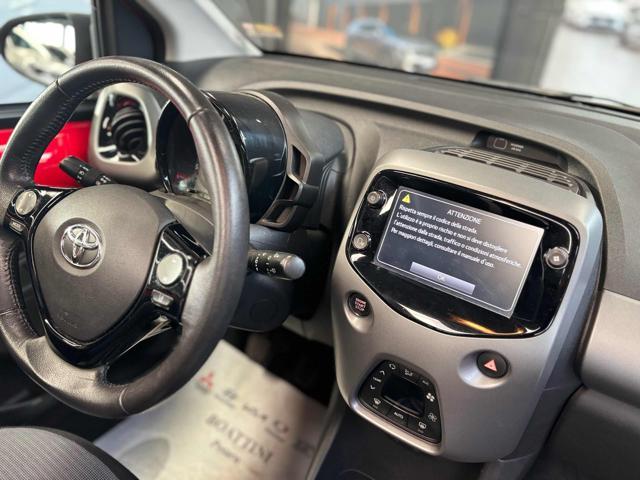 TOYOTA Aygo Connect 1.0 VVT-i 72 CV 5 porte x-clusiv red style