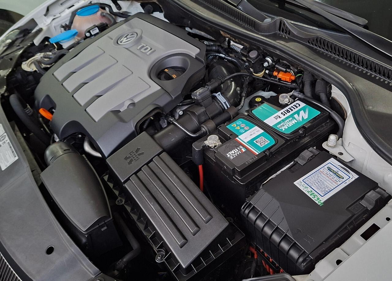 Volkswagen Golf 6 1.6 TDI Highline BlueMotion