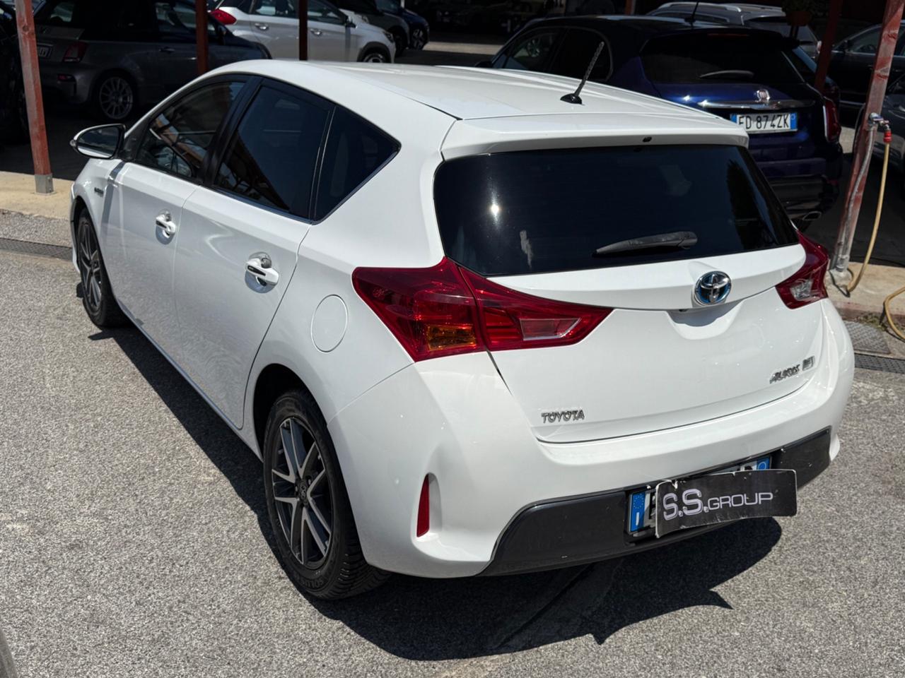 Auris 1.8 Hybrid Lounge-unipro-rate-