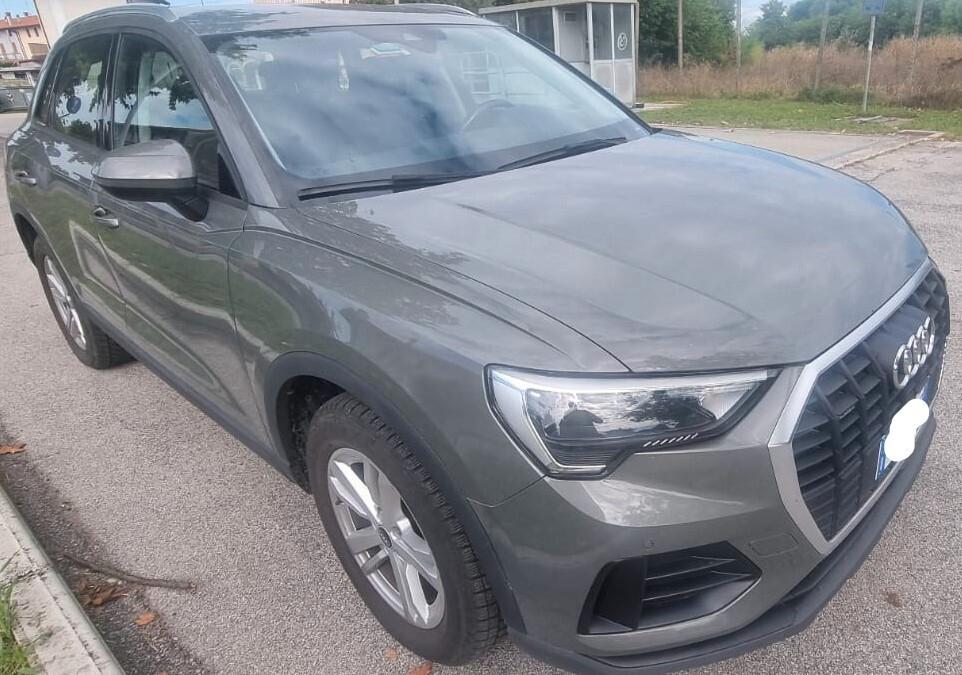Audi Q3 35 TDI quattro S tronic Business