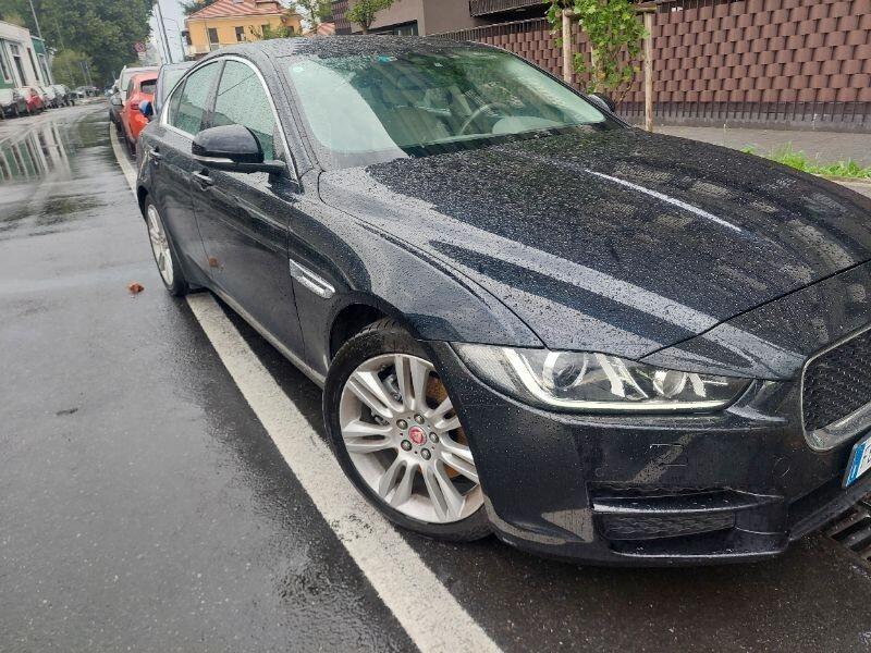 Jaguar XE 2.0 D Turbo 180CV aut. Portfolio Motore rumoroso