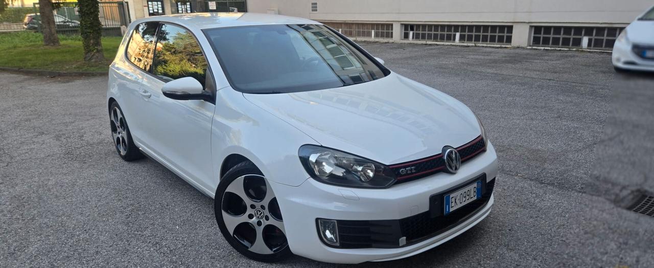 Volkswagen Golf 2.0 TSI 3p. GTI