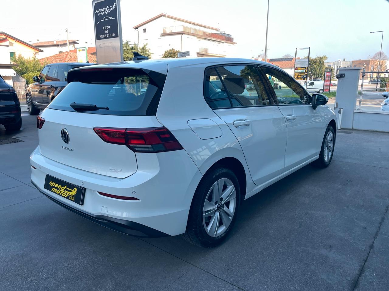 Volkswagen Golf 2.0 TDI 150 CV DSG SCR Style con solo 11.000 km