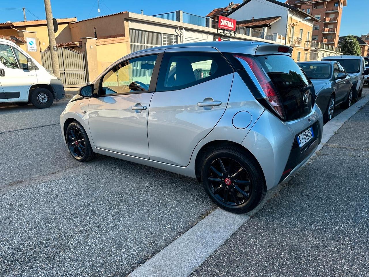 Toyota Aygo 1.0 VVT-i 69 CV 5 porte x-cool TSS MMT