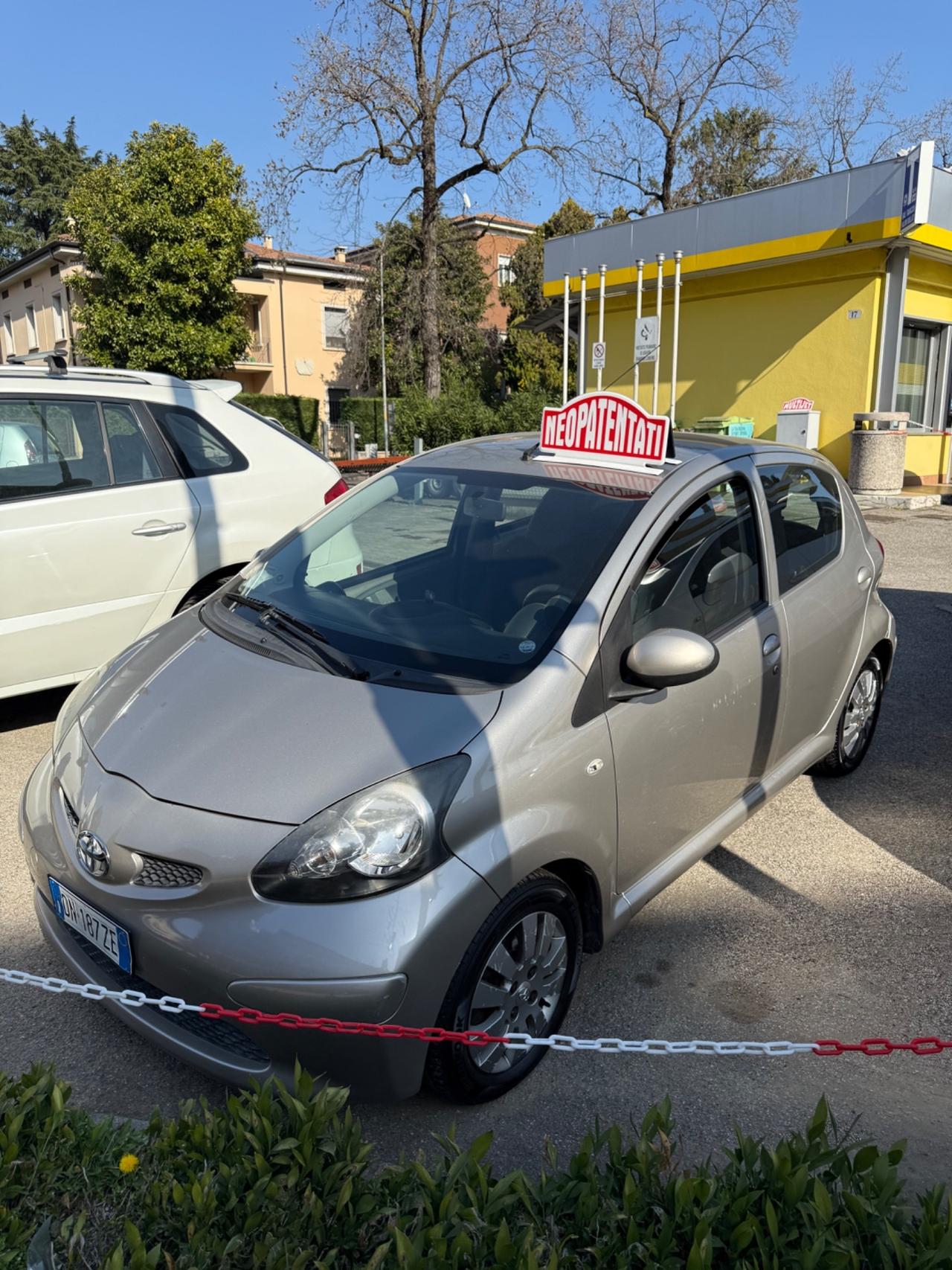 Toyota Aygo 1.0 12V VVT-i 5 porte Sol