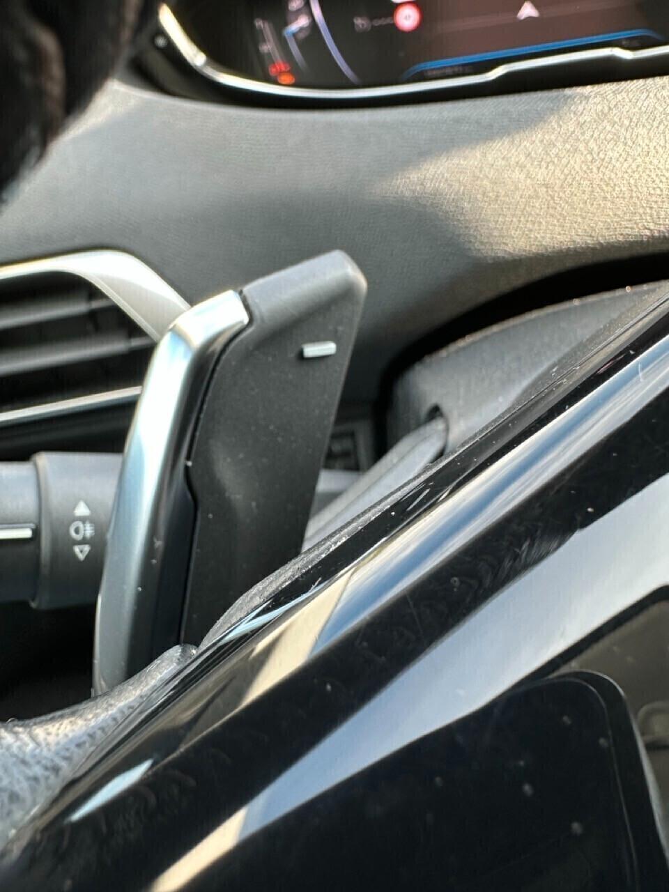 Peugeot 3008 1.5 bluehdi 130CV AT8