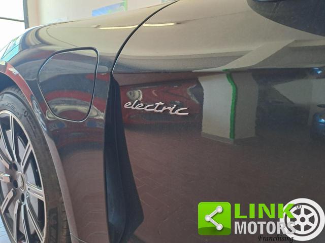 PORSCHE Taycan 4S Performance