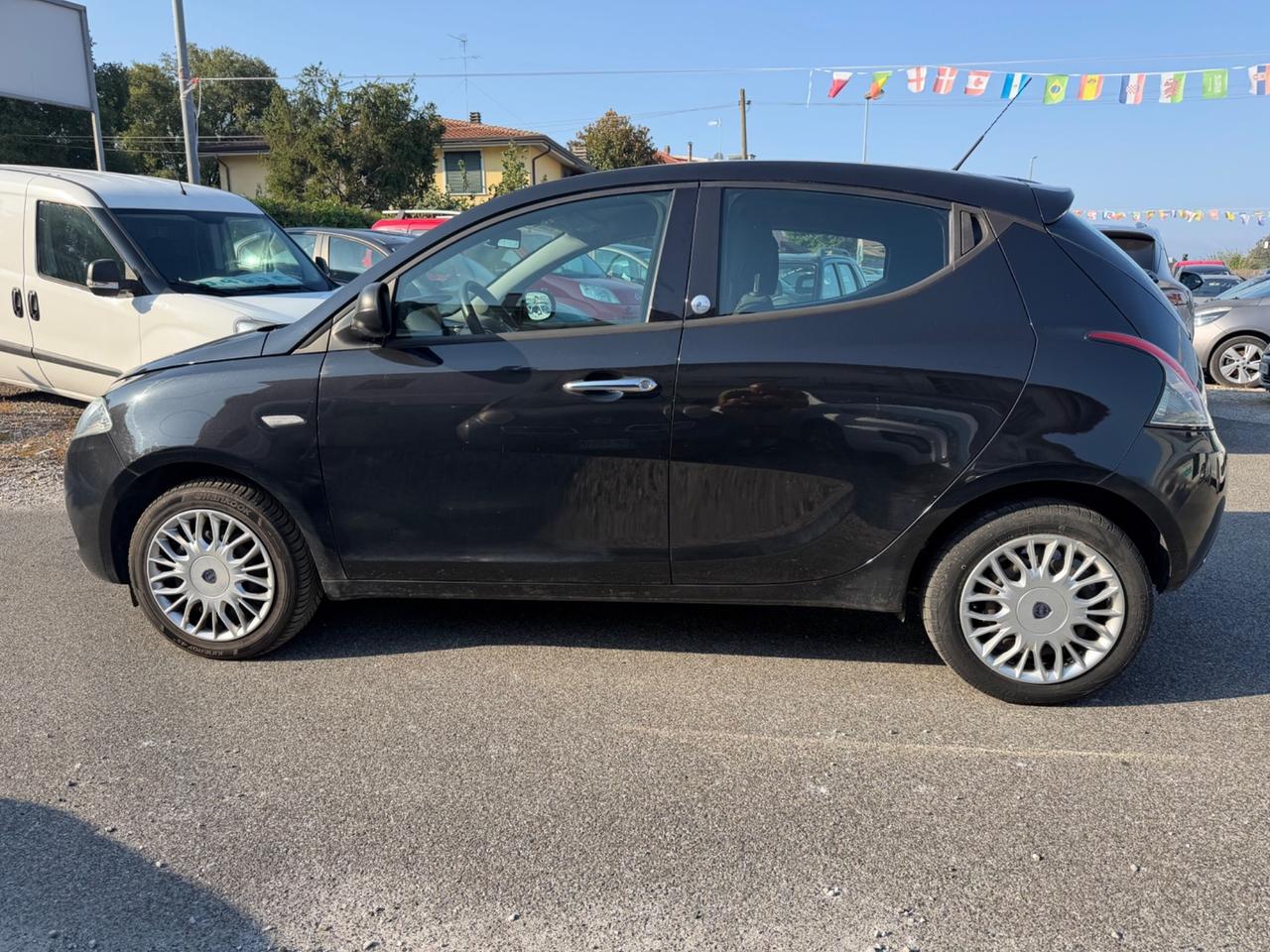 Lancia Ypsilon 1.2 69 CV 5 porte GPL Ecochic Gold