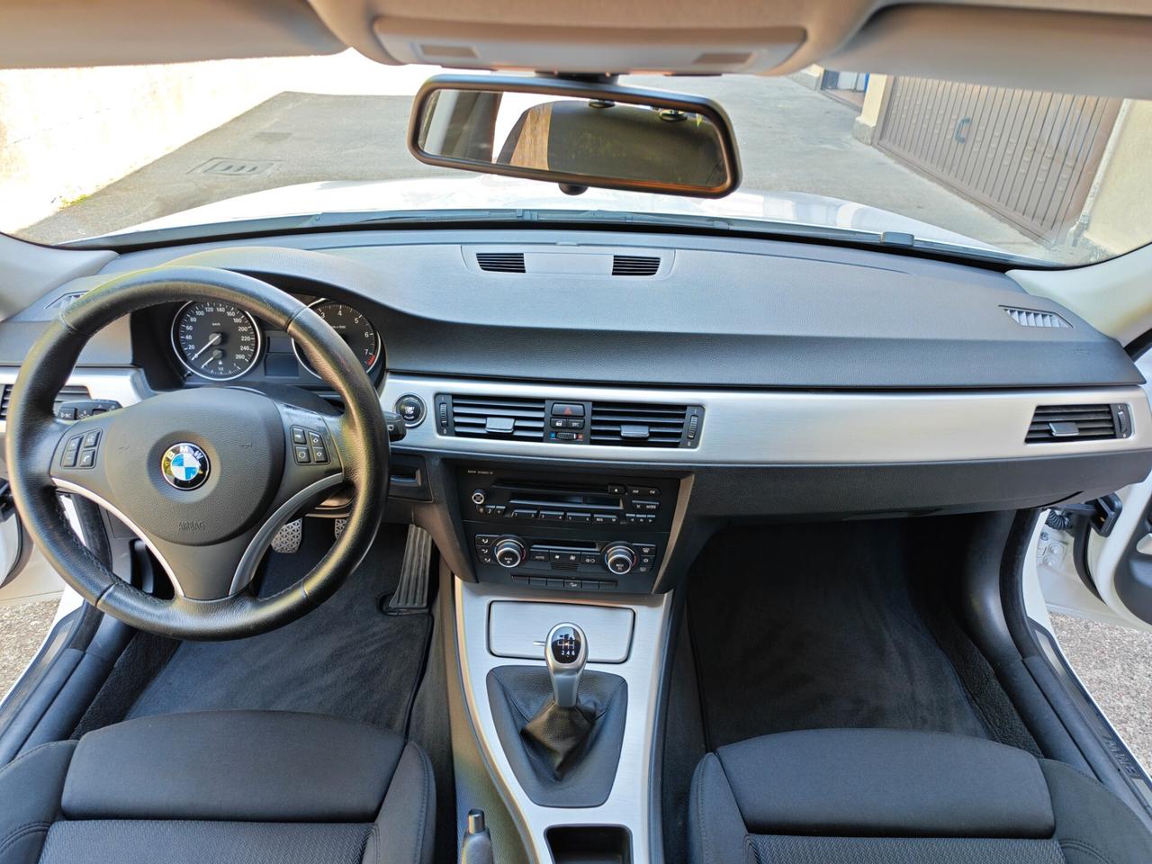 BMW 325i 3.0 BENZINA 218cv xDrive / Manuale