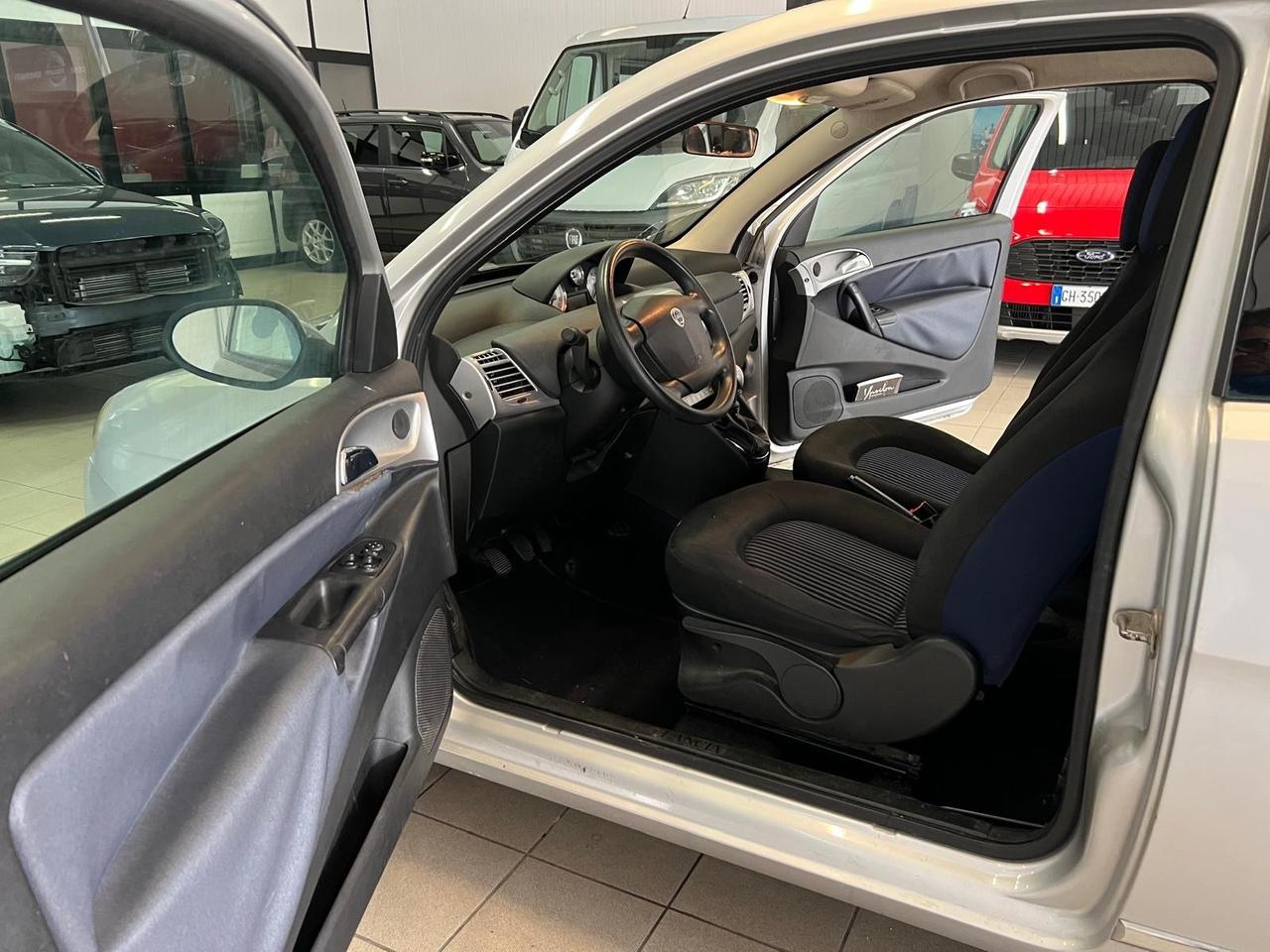 Lancia Ypsilon 1.2 Oro